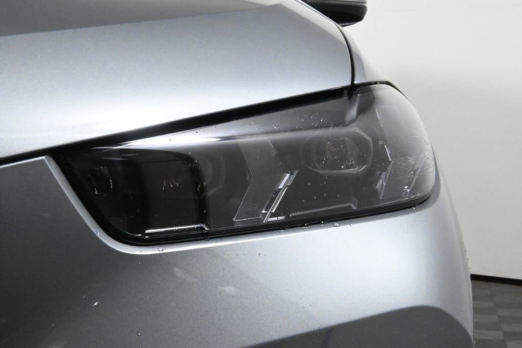 Used 2026 BMW X5 xDrive50e w/ M Sport Package image 11