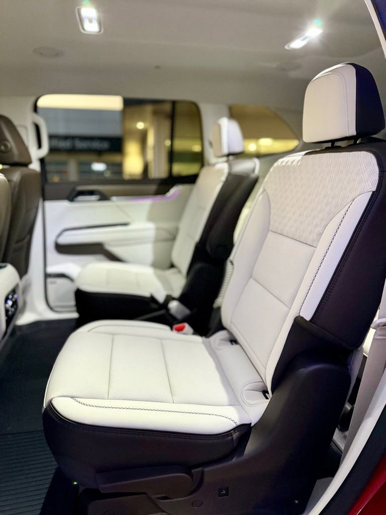 Used 2024 GMC Acadia Denali w/ Super Cruise Package image 17