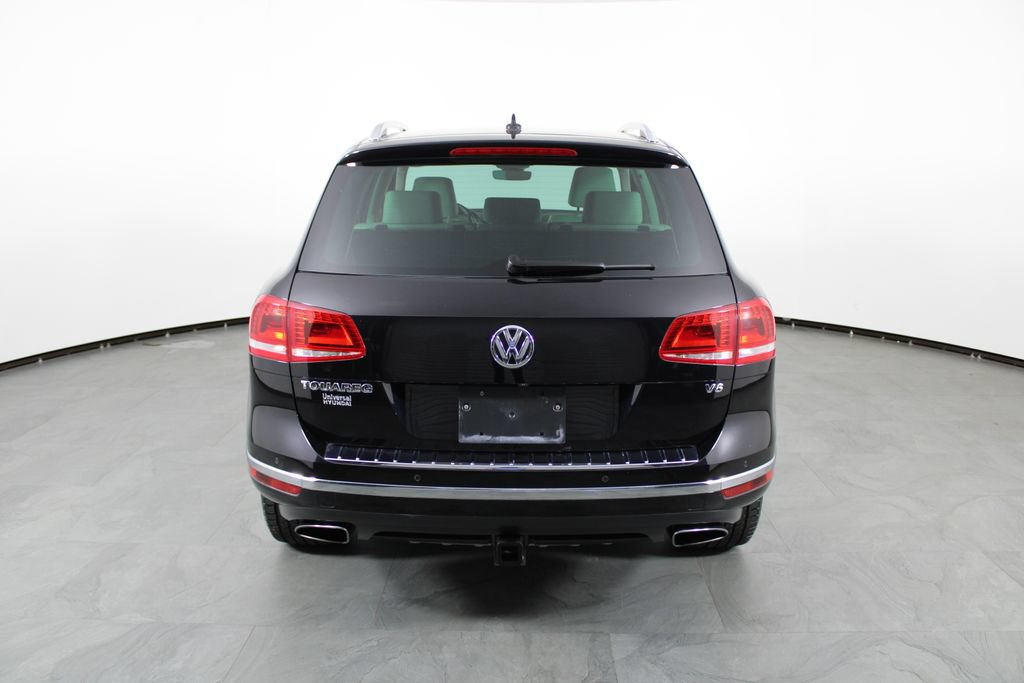 Used 2017 Volkswagen Touareg Sport AWD/4WD image 10