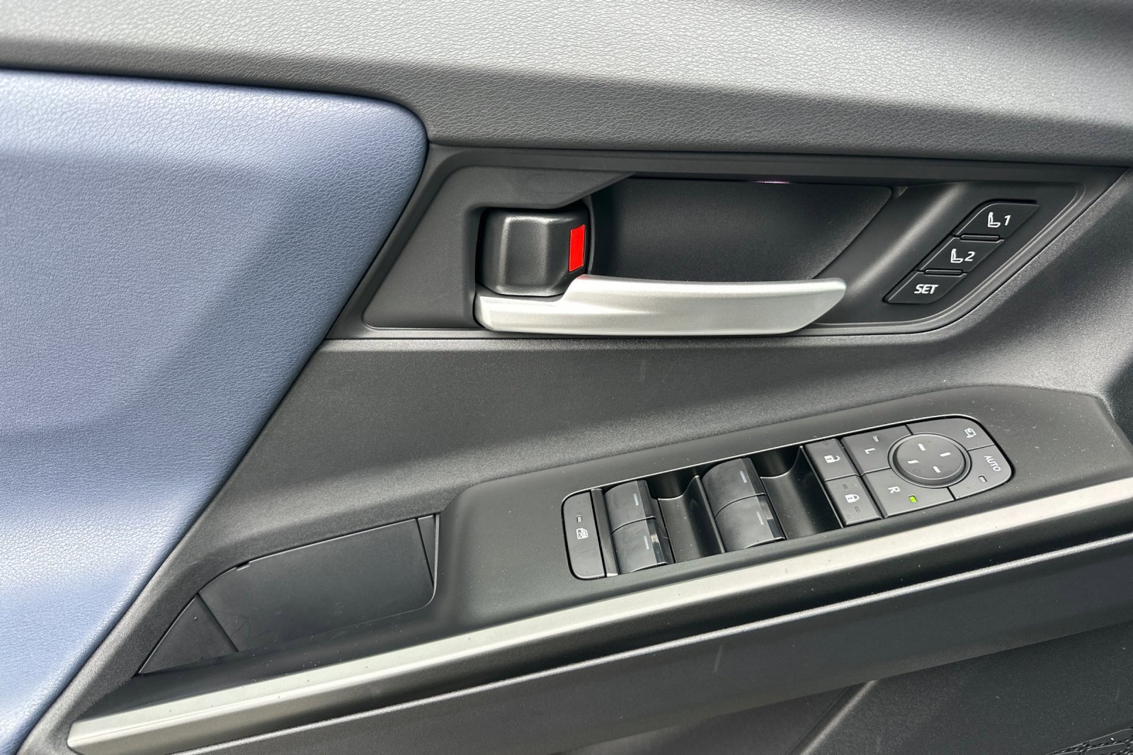 New 2026 Subaru Solterra Touring image 11