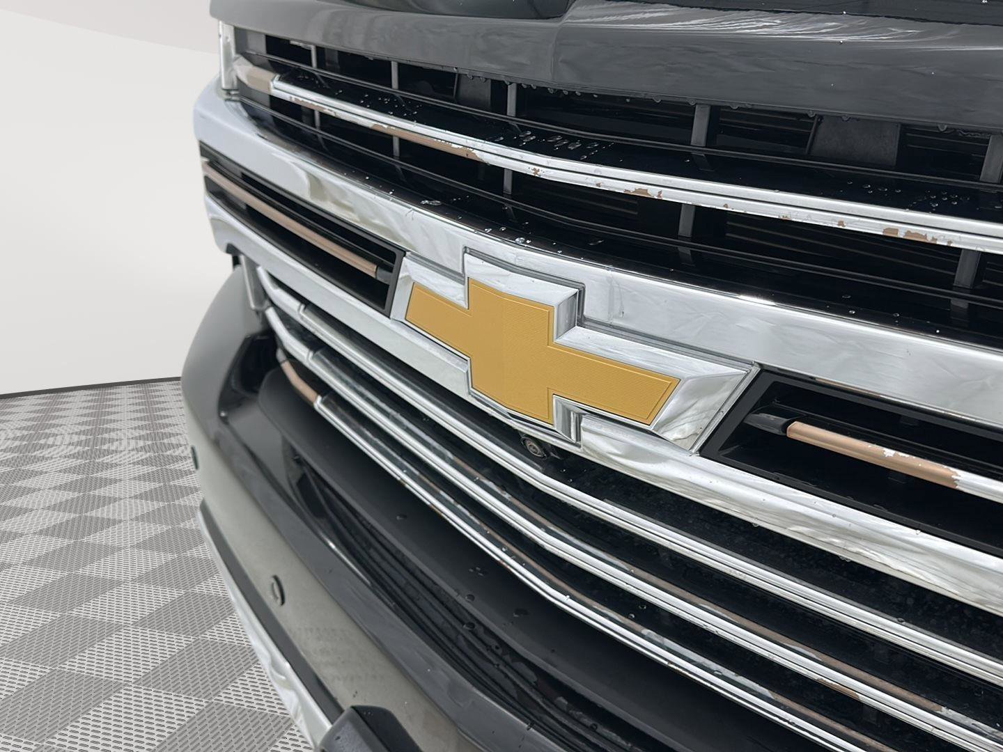 Used 2020 Chevrolet Silverado 1500 High Country w/ Technology Package AWD/4WD image 28