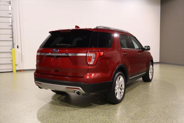 Used 2017 Ford Explorer XLT w/ Equipment Group 202A FWD image 10
