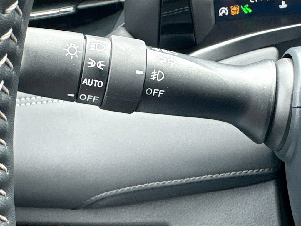 Used 2026 Subaru Outback Touring AWD/4WD image 16
