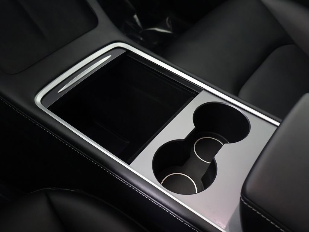 Used 2024 Tesla Model Y Long Range AWD/4WD image 55