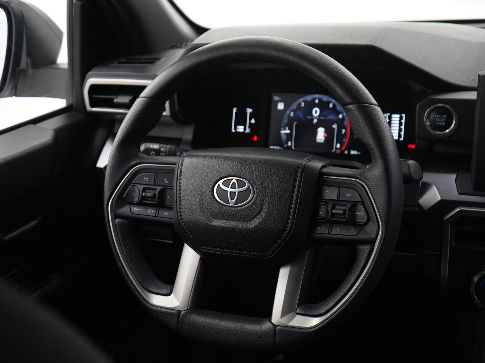 Used 2025 Toyota 4Runner SR5 image 13