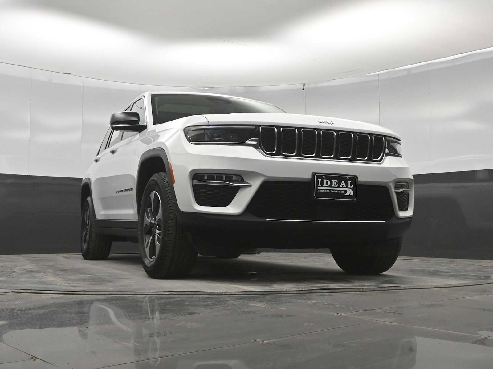 Used 2024 Jeep Grand Cherokee Limited 4xe AWD/4WD image 33