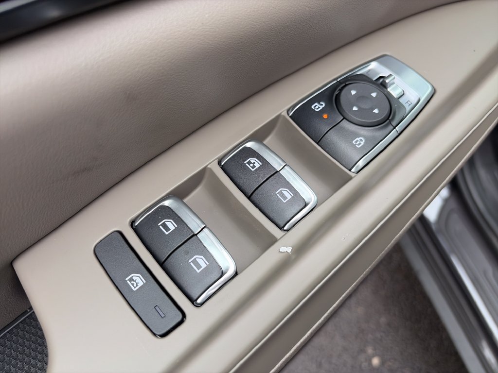 New 2027 Kia Carnival FWD image 16