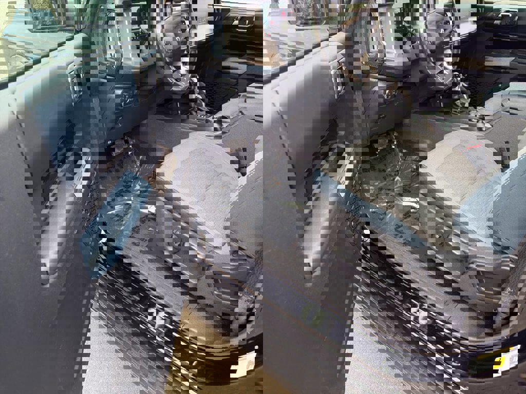 Used 2022 Ford Bronco Outer Banks image 5