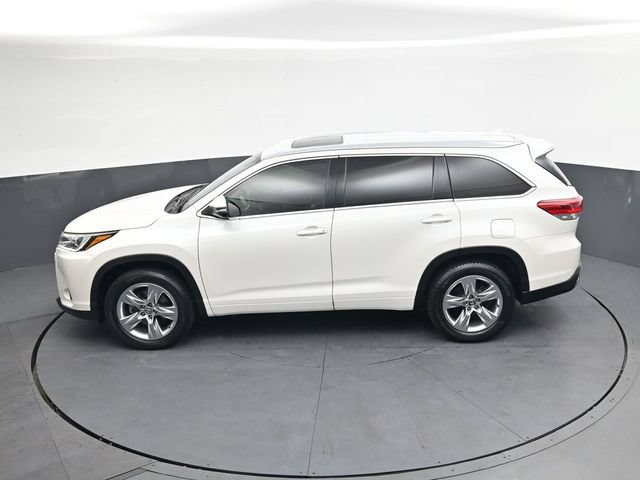 Used 2019 Toyota Highlander Limited FWD image 28