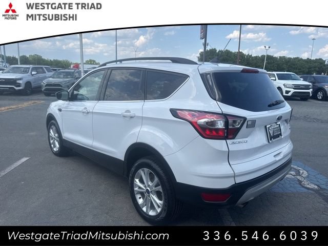 Used 2018 Ford Escape SE w/ Ford Safe & Smart Package FWD image 9