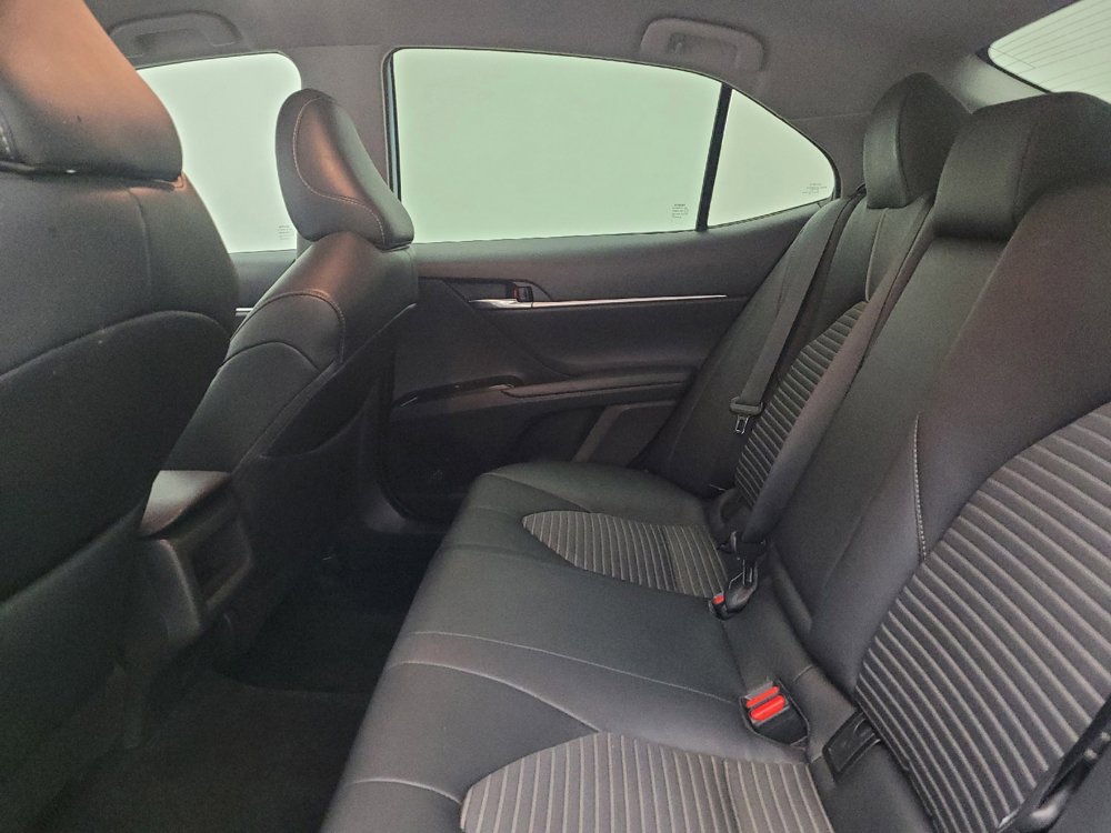 Used 2019 Toyota Camry SE w/ Convenience Package FWD image 18