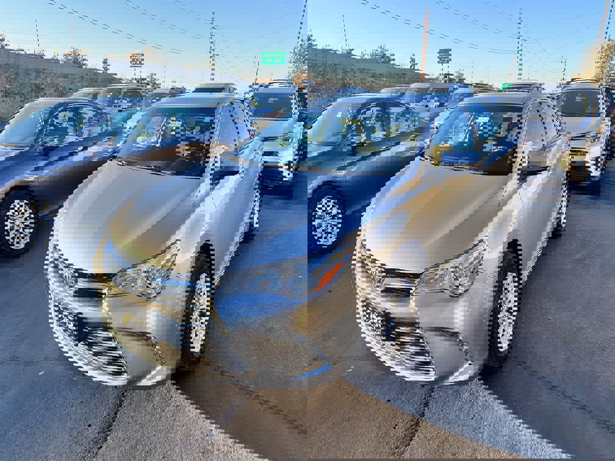 Used 2017 Toyota Camry LE image 2