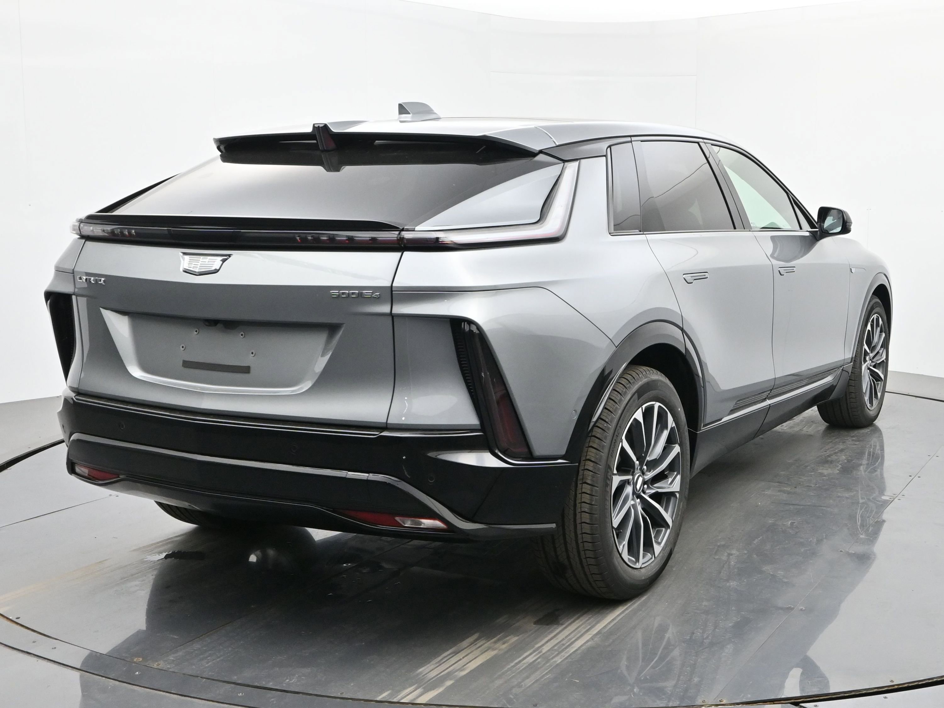 New 2026 Cadillac Lyriq Sport w/ LPO, Floor Liner Package AWD/4WD image 5