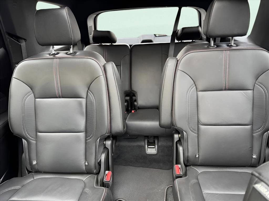 Certified 2023 Chevrolet Traverse RS image 18