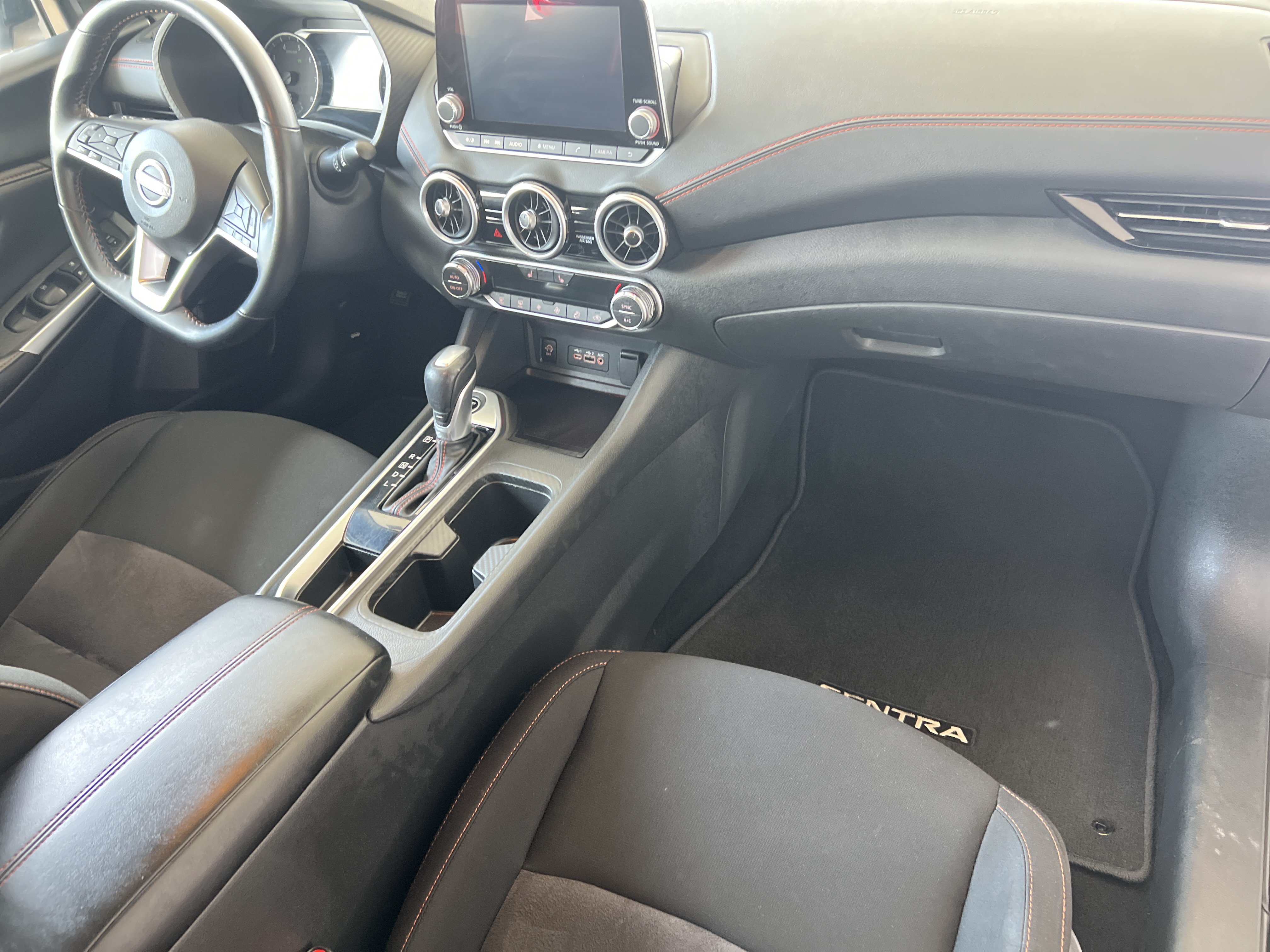Used 2025 Nissan Sentra SR FWD image 12