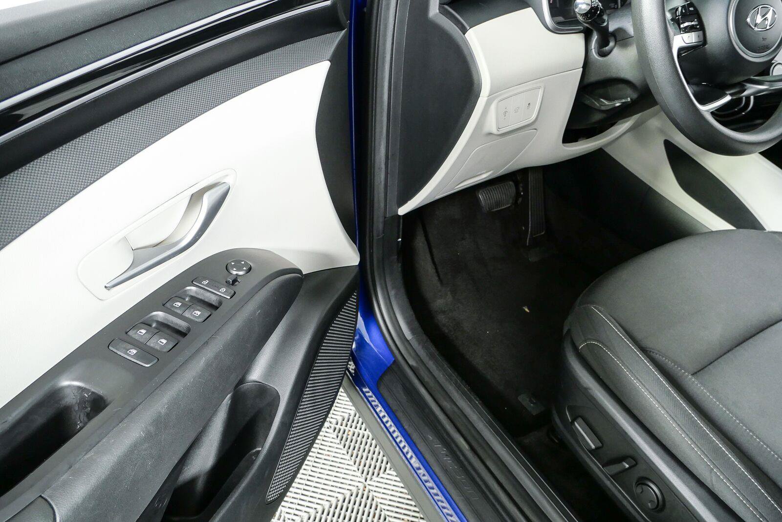 Used 2023 Hyundai Tucson SEL AWD/4WD image 7