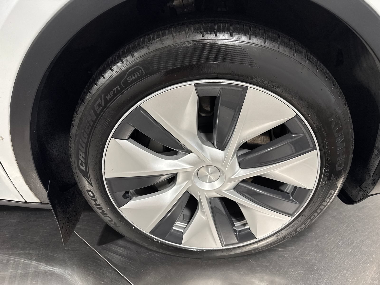Used 2021 Tesla Model Y Long Range AWD/4WD image 14