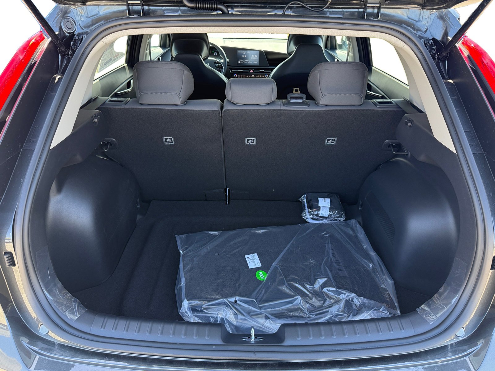 New 2026 Kia Niro LX FWD image 17