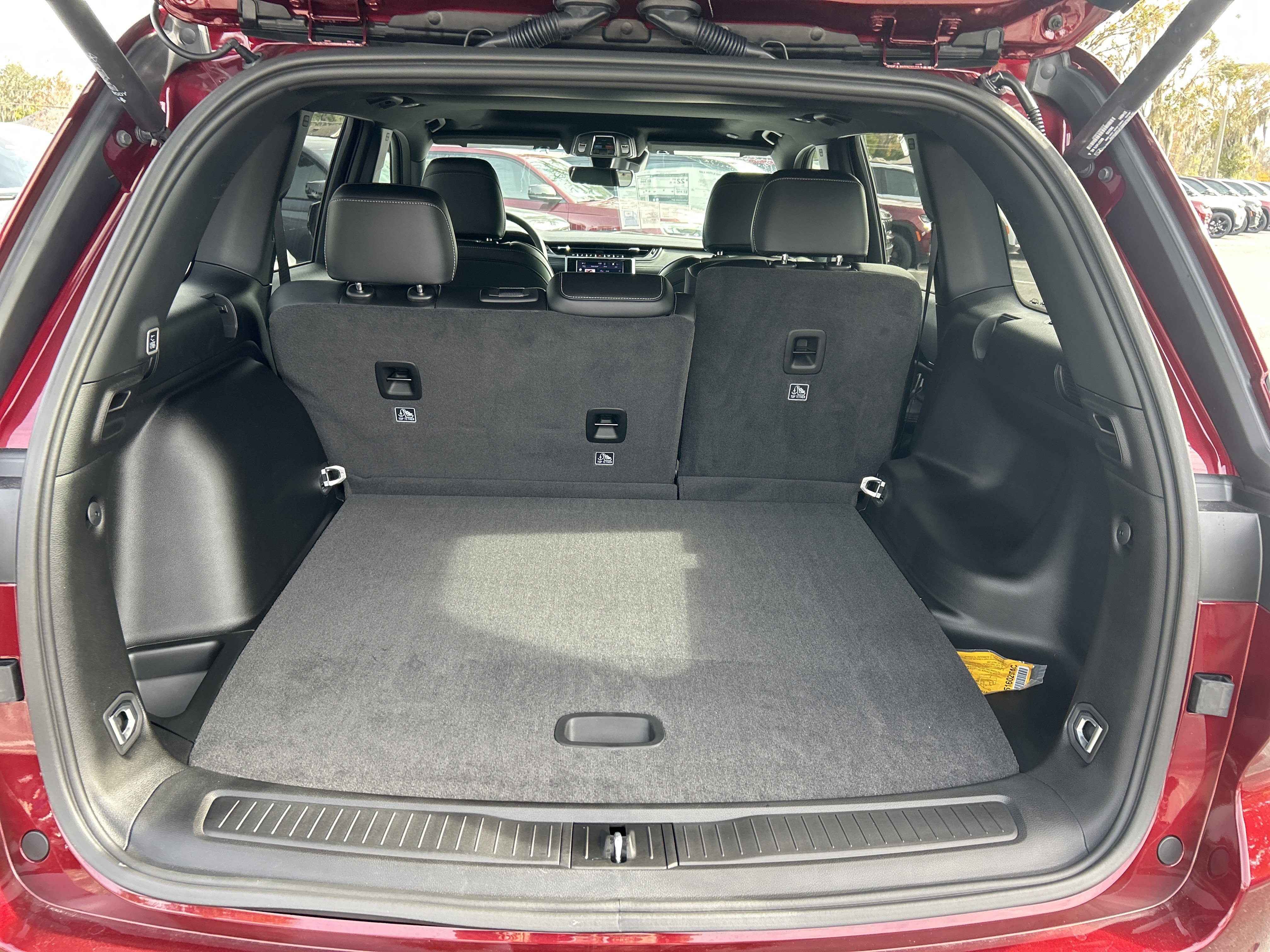 New 2025 Jeep Grand Cherokee Altitude image 7