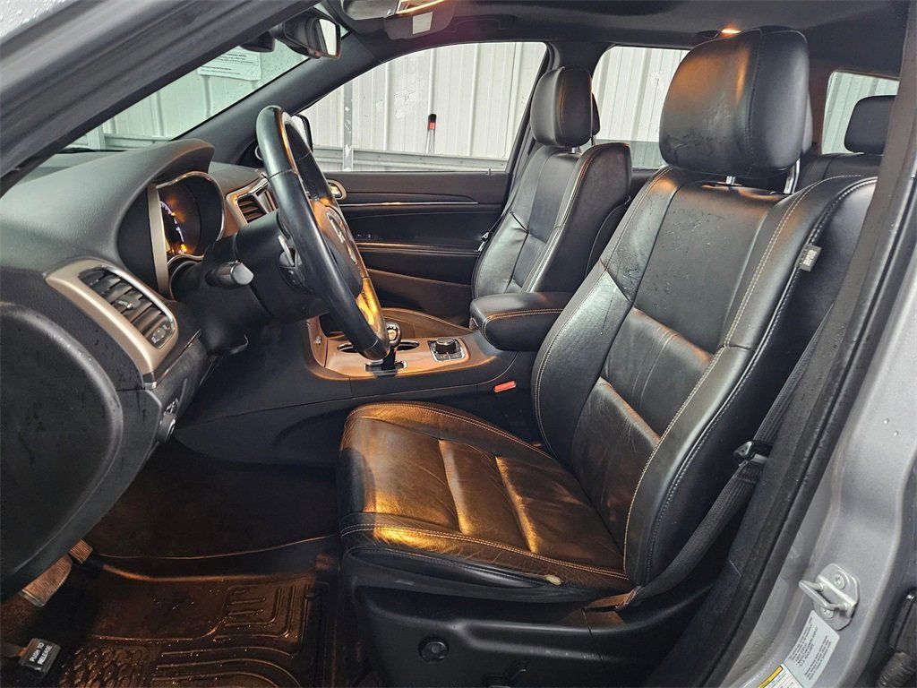 Used 2015 Jeep Grand Cherokee Limited w/ Trailer Tow Group IV image 12