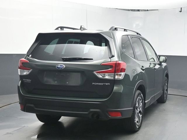 Used 2023 Subaru Forester Premium image 7