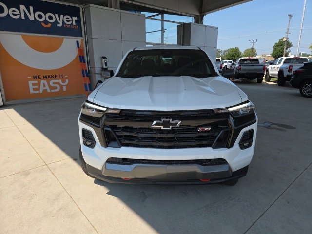 New 2025 Chevrolet Colorado Z71 image 3