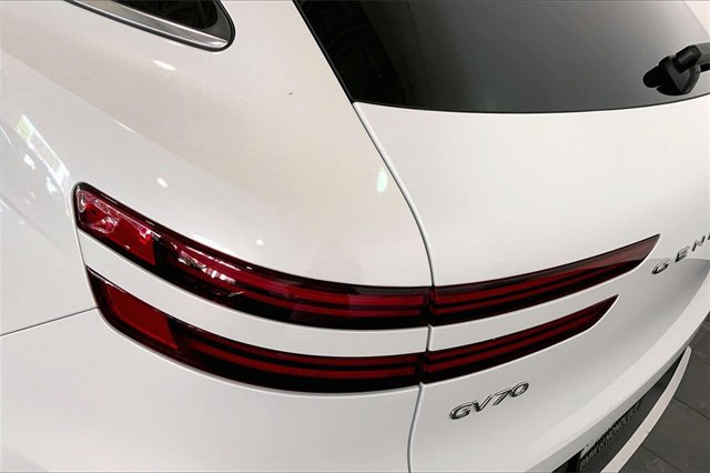 Used 2023 Genesis GV70 2.5T w/ Advanced Package image 28