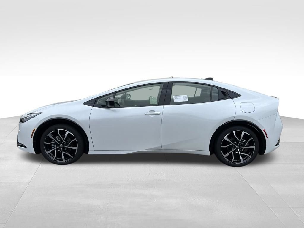 New 2027 Toyota Prius Plug-In Hybrid FWD image 2