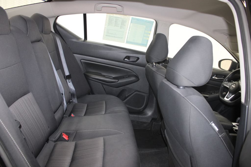 Used 2024 Nissan Altima 2.5 SV FWD image 32