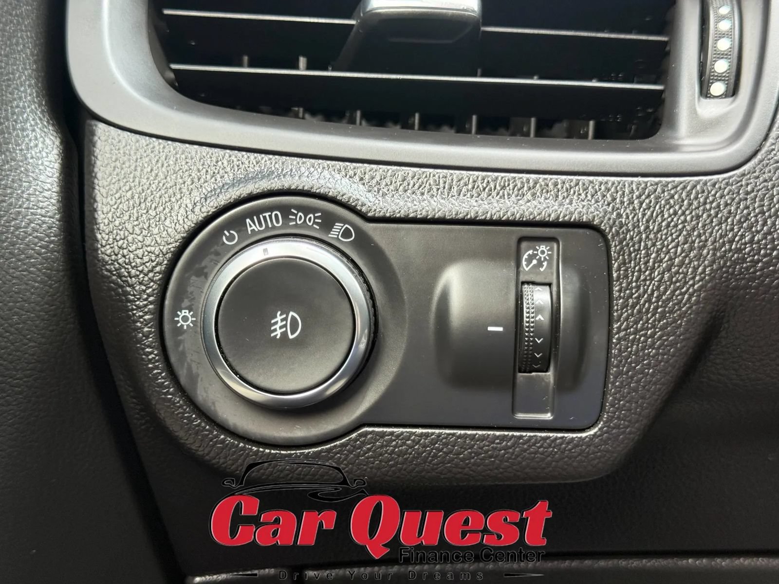 Used 2020 Buick Envision Preferred FWD image 28