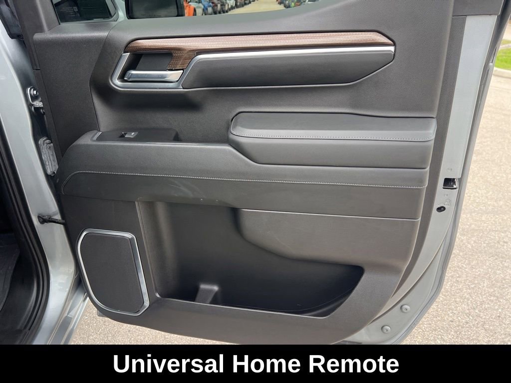 Used 2023 Chevrolet Silverado 1500 RST AWD/4WD image 30