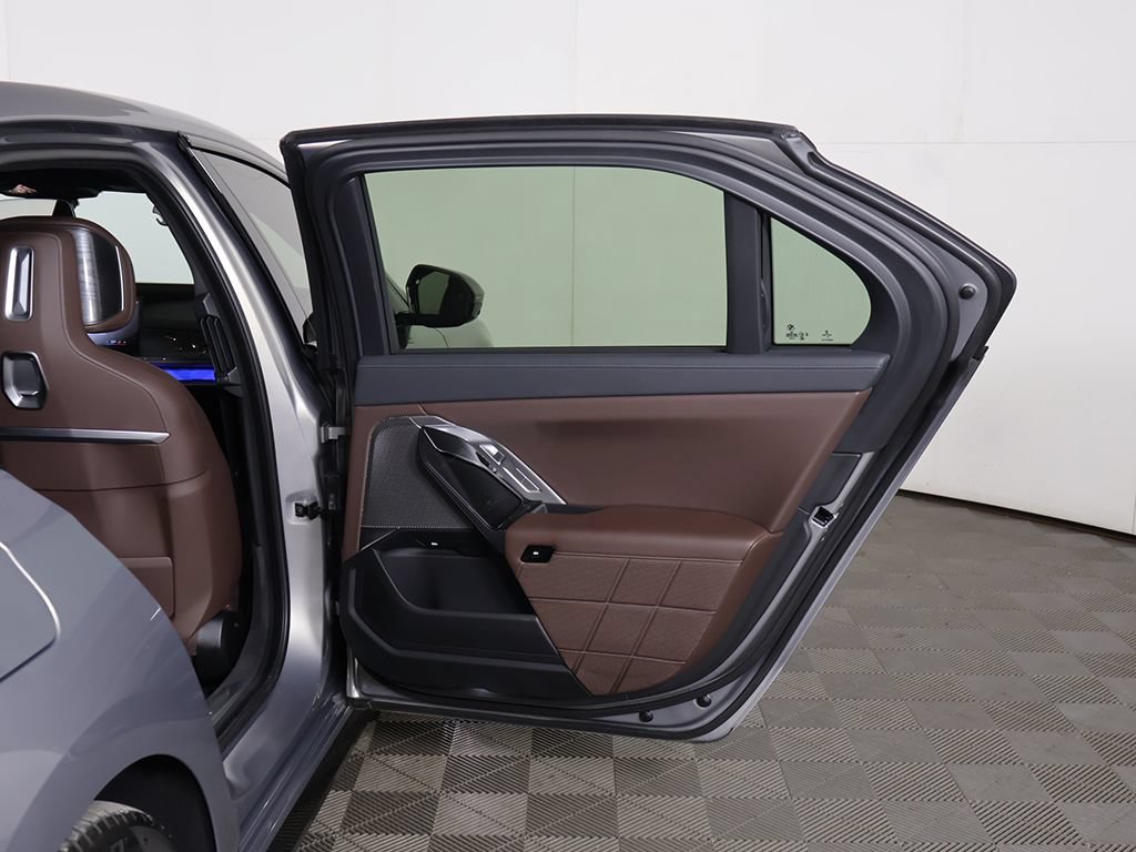 Used 2023 BMW 760i xDrive w/ Parking Assistance Package AWD/4WD image 23