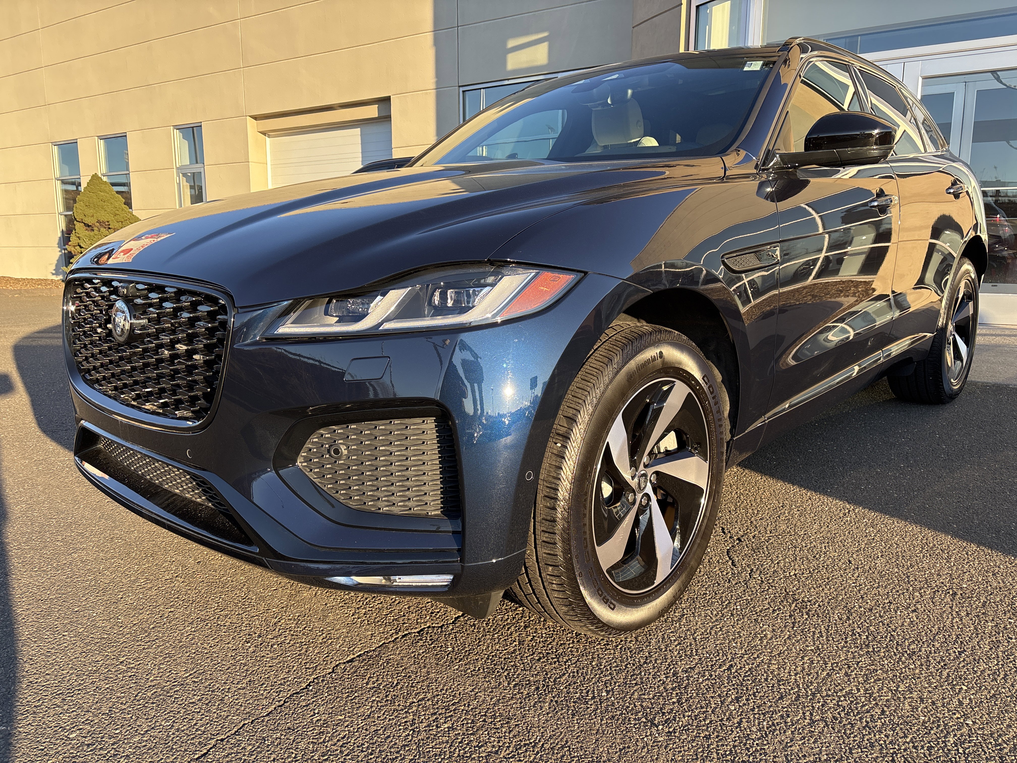 Used 2026 Jaguar F-PACE R-Dynamic S image 3