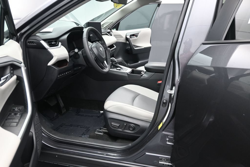 Used 2024 Toyota RAV4 Limited w/ Advanced Technology Package AWD/4WD image 13