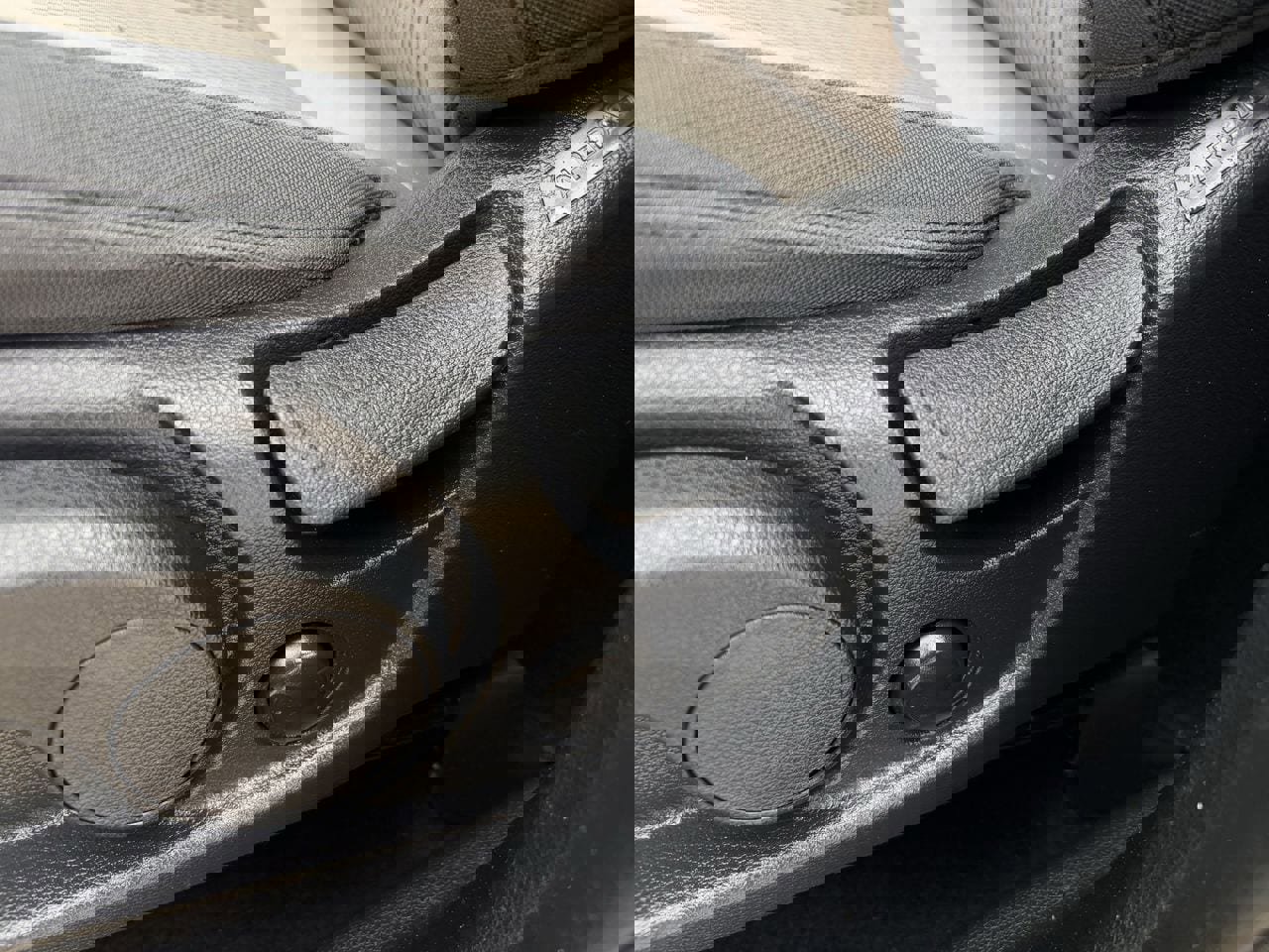 Used 2019 Hyundai Santa Fe SE image 24