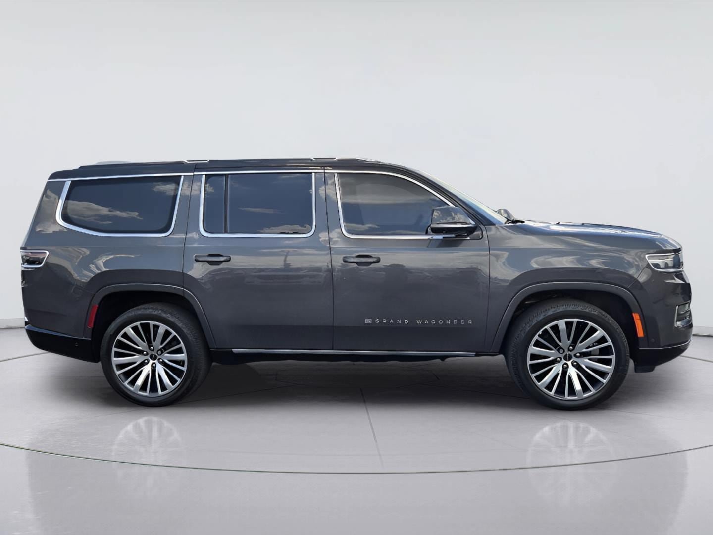 Used 2022 Jeep Grand Wagoneer Series III w/ Flexible Seating Group AWD/4WD image 4