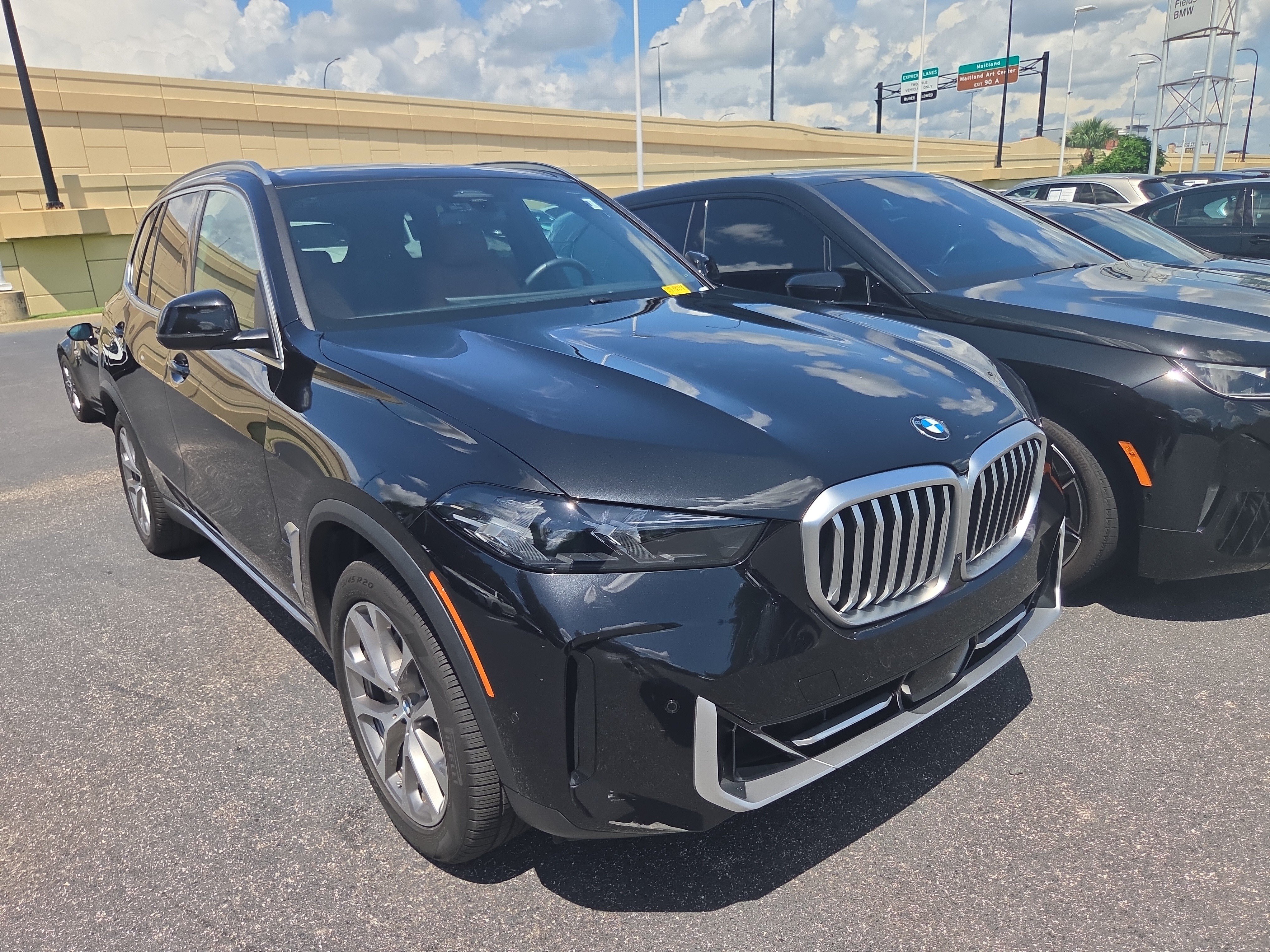 Used 2024 BMW X5 sDrive40i w/ Parking Assistance Package RWD image 1