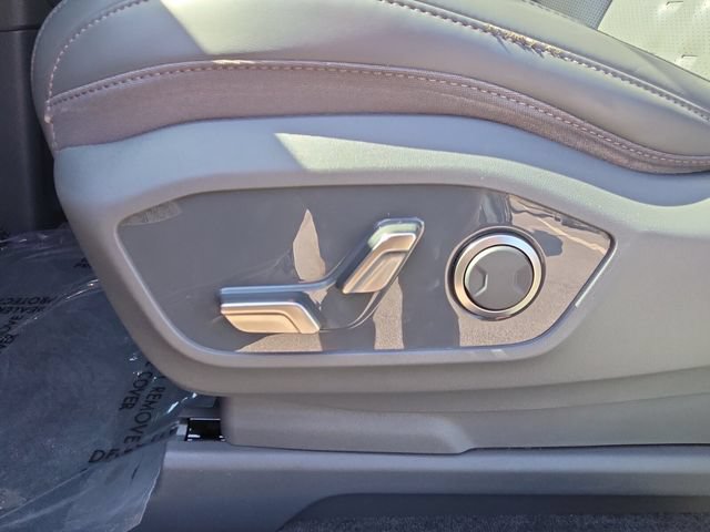 Used 2024 Kia EV9 Wind AWD/4WD image 11