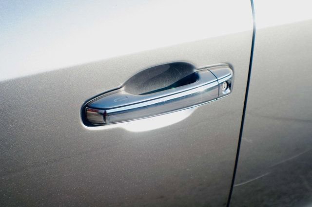 Used 2018 Lexus LX 570 4WD w/ Luxury Package image 10