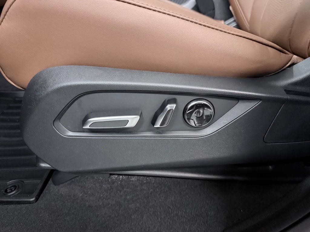 Used 2025 Acura MDX FWD w/ Technology Package image 11