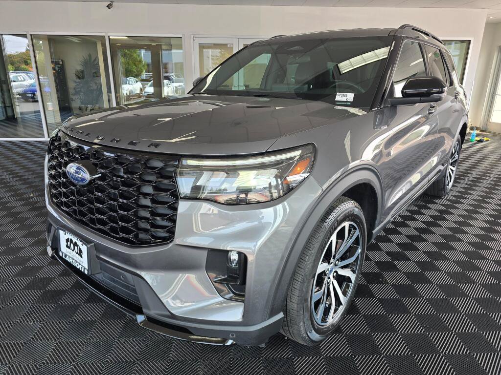 Used 2025 Ford Explorer ST-Line AWD/4WD image 7
