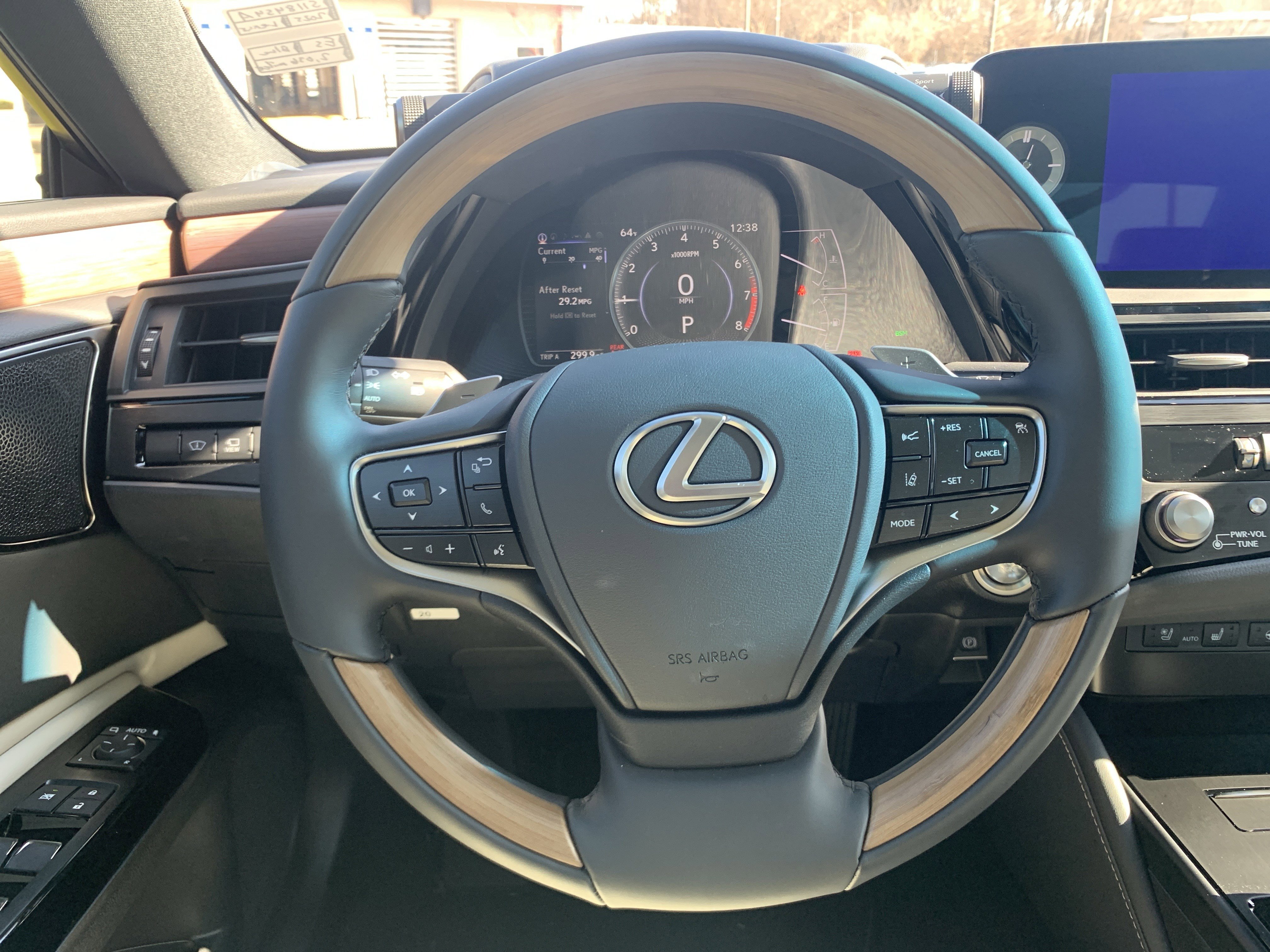 Used 2025 Lexus ES 350 Ultra Luxury image 18
