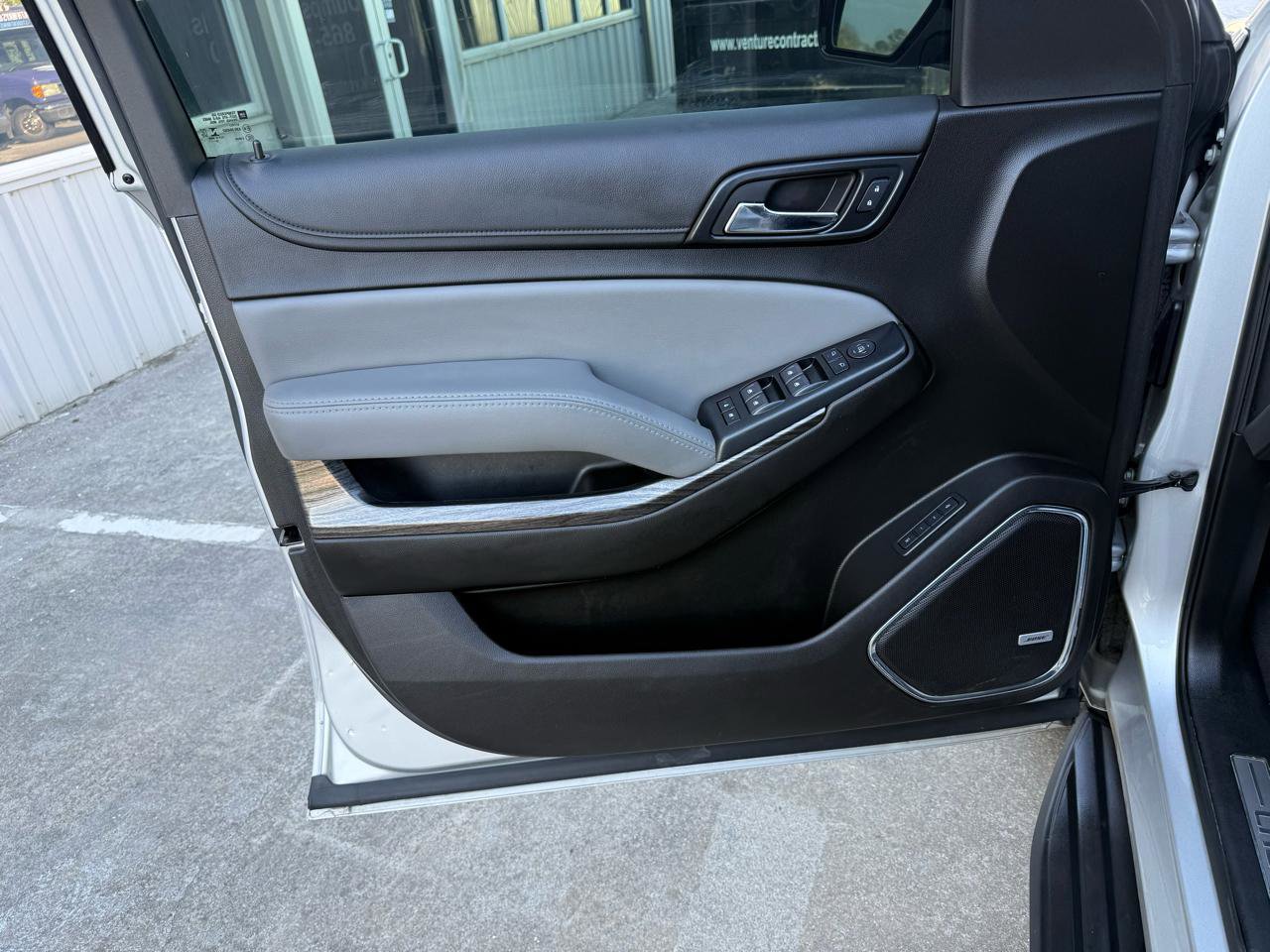 Used 2019 Chevrolet Suburban LT image 18