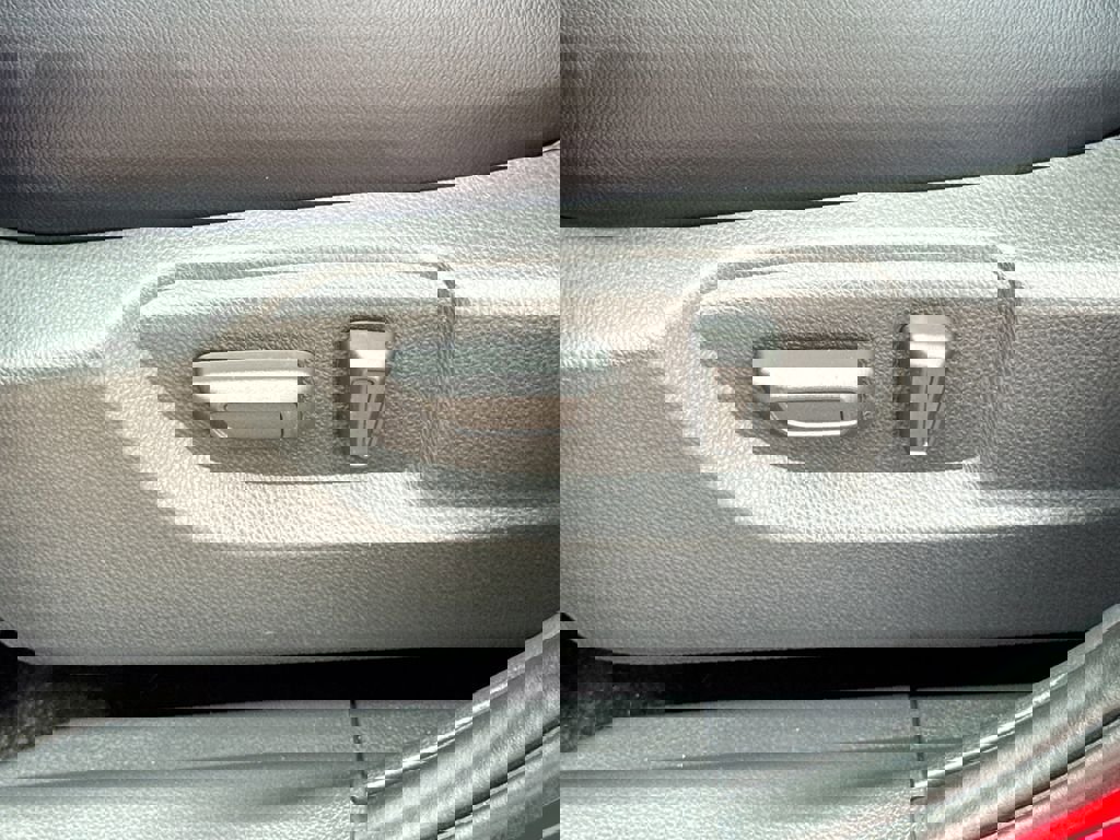 Used 2025 Mitsubishi Eclipse Cross Black Edition image 15