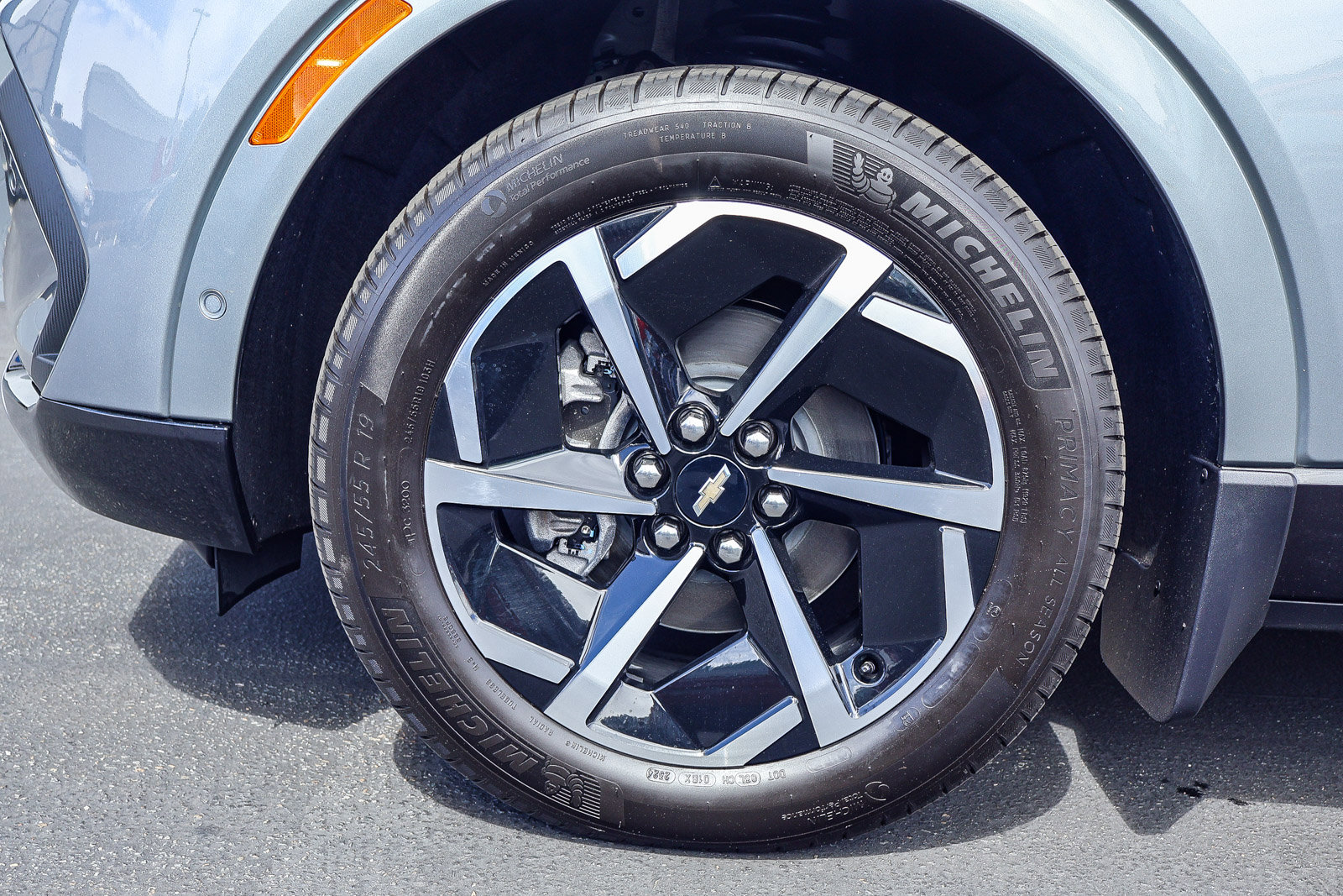 Used 2024 Chevrolet Equinox EV LT w/ Active Safety Package 3 AWD/4WD image 19