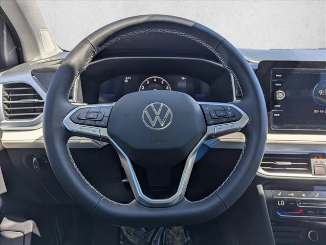 New 2026 Volkswagen Taos SE FWD image 15