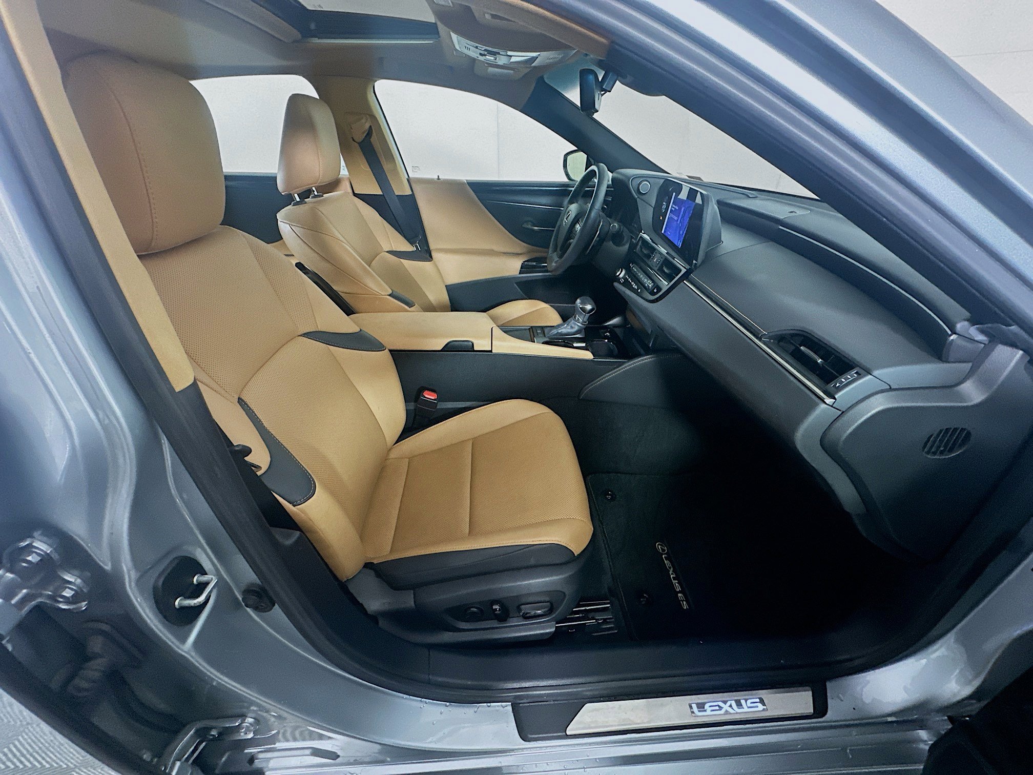 Used 2023 Lexus ES 350 w/ Accessory Package (Z2) image 33