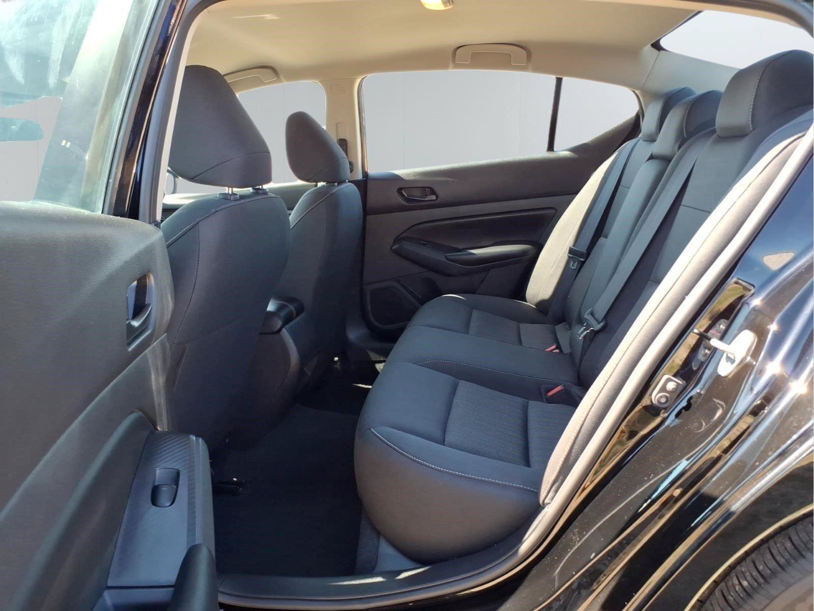 Used 2024 Nissan Altima 2.5 S FWD image 12