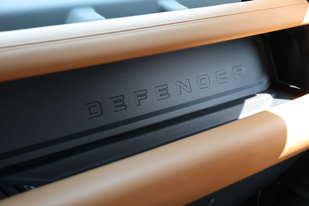 Certified 2022 Land Rover Defender 110 X AWD/4WD image 33