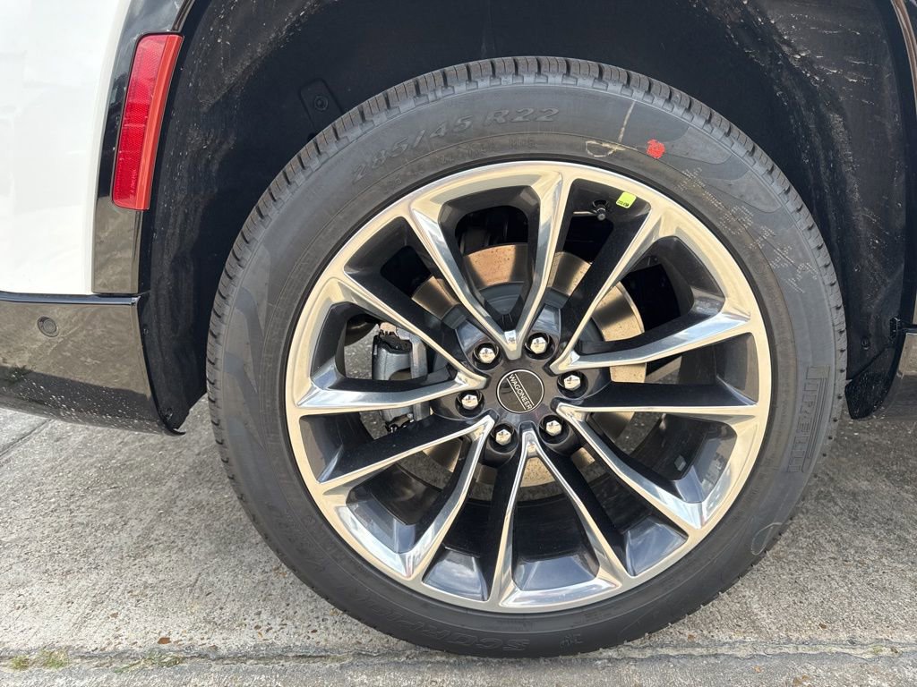 New 2025 Jeep Wagoneer L Series III w/ Premium Group I image 11